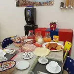 לינה וארוחת בוקר Borgo Angioino נאפולי
