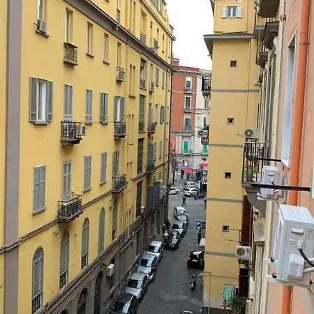 Borgo Angioino לינה וארוחת בוקר נאפולי